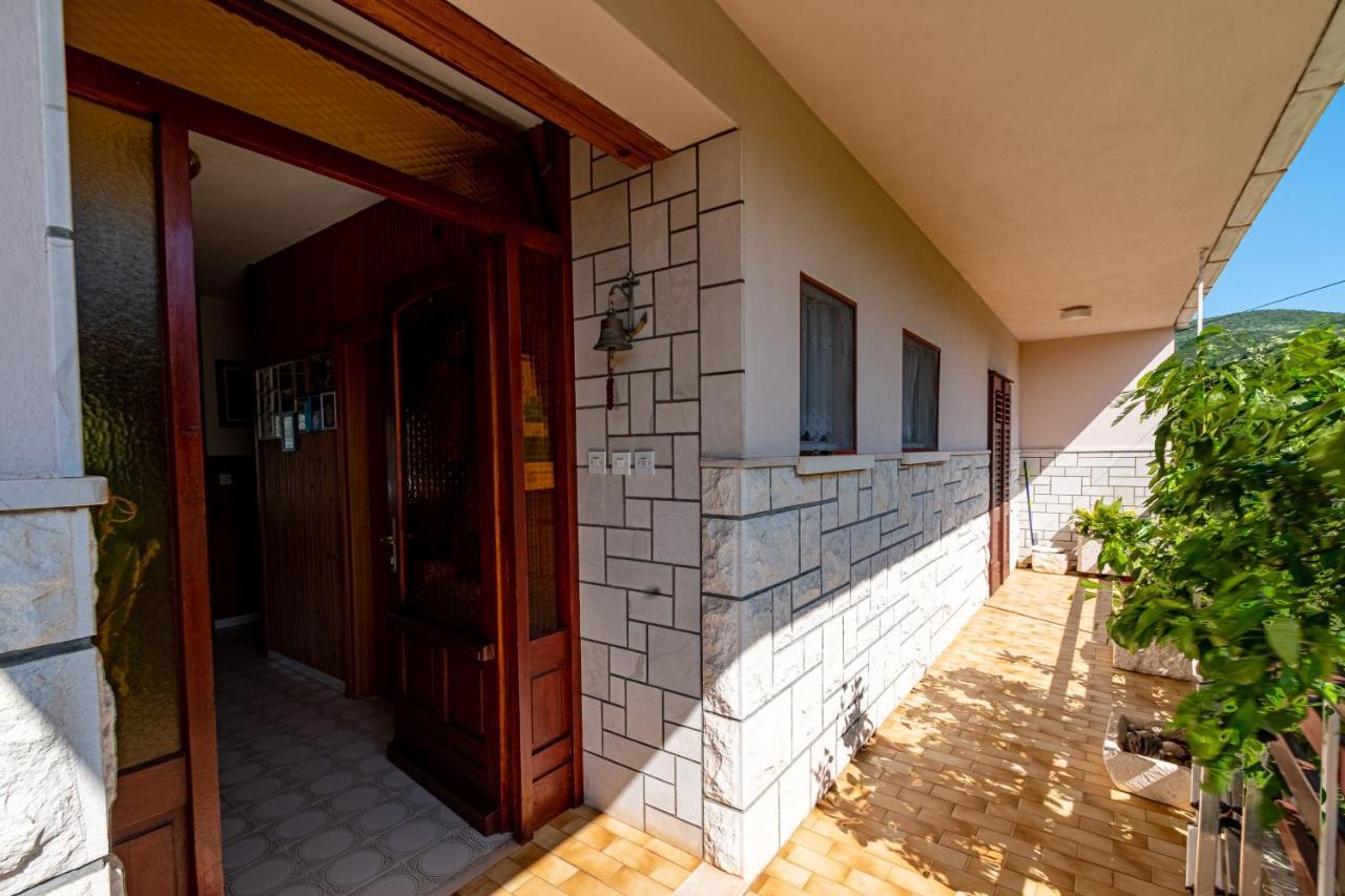 Apartments Mak Račišće Dış mekan fotoğraf