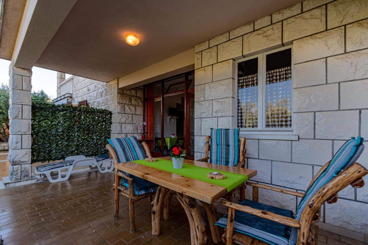 Apartments Mak Račišće Dış mekan fotoğraf